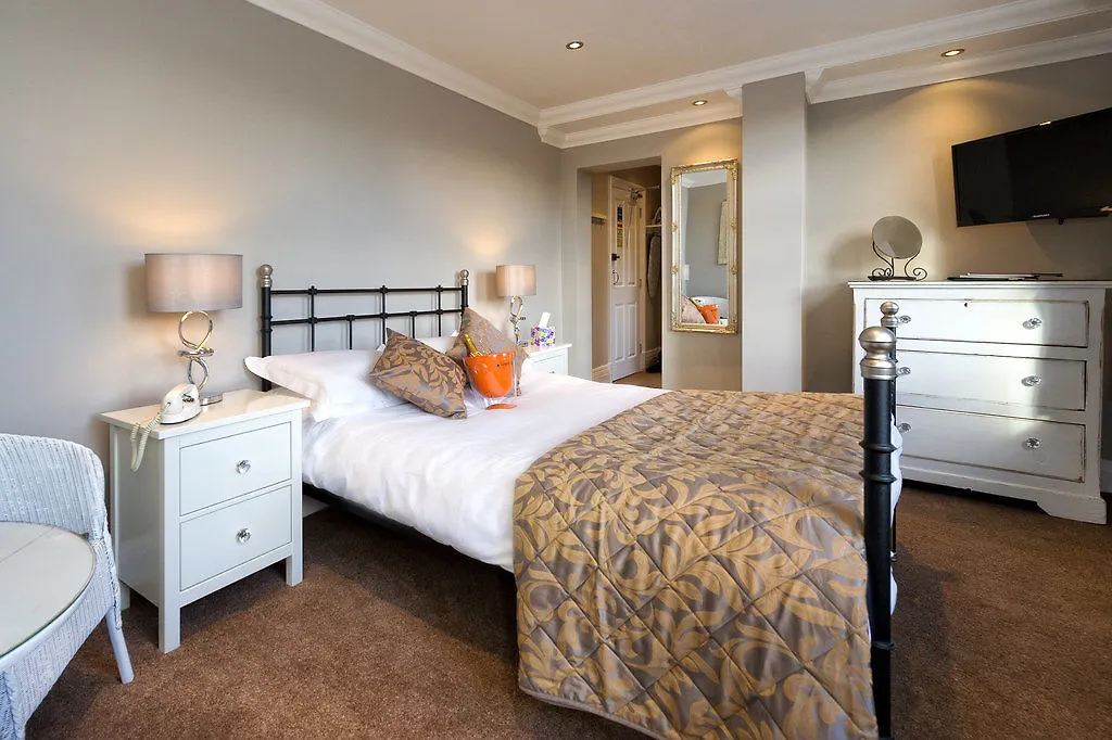 Hotel Cheshire Hospitality Ltd T\/A Lennox Lea Studios & Apartments Sale