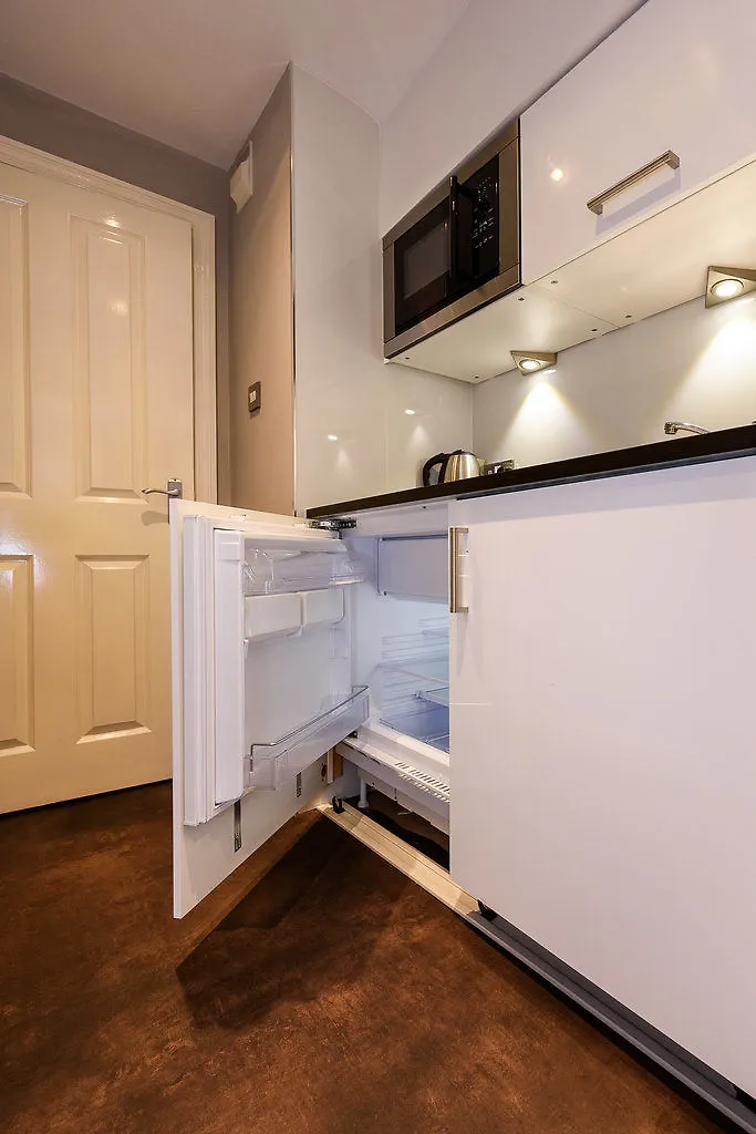 Hotel Cheshire Hospitality Ltd T\/A Lennox Lea Studios & Apartments Sale