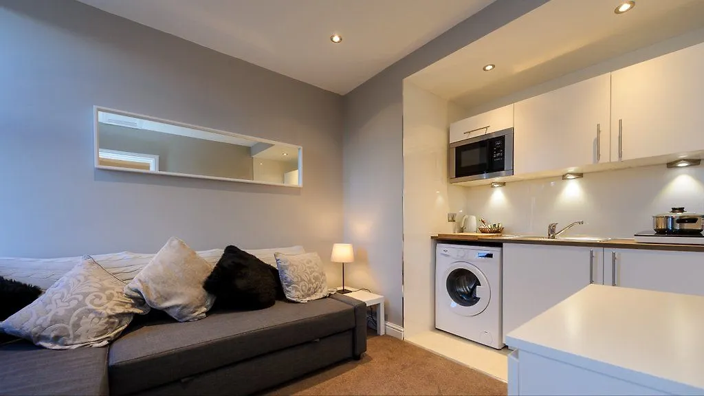 Cheshire Hospitality Ltd T\/A Lennox Lea Studios & Apartments Sale 3*,